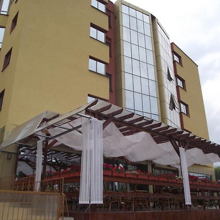 Hotel Flormang Krajowa Zewnętrze zdjęcie
