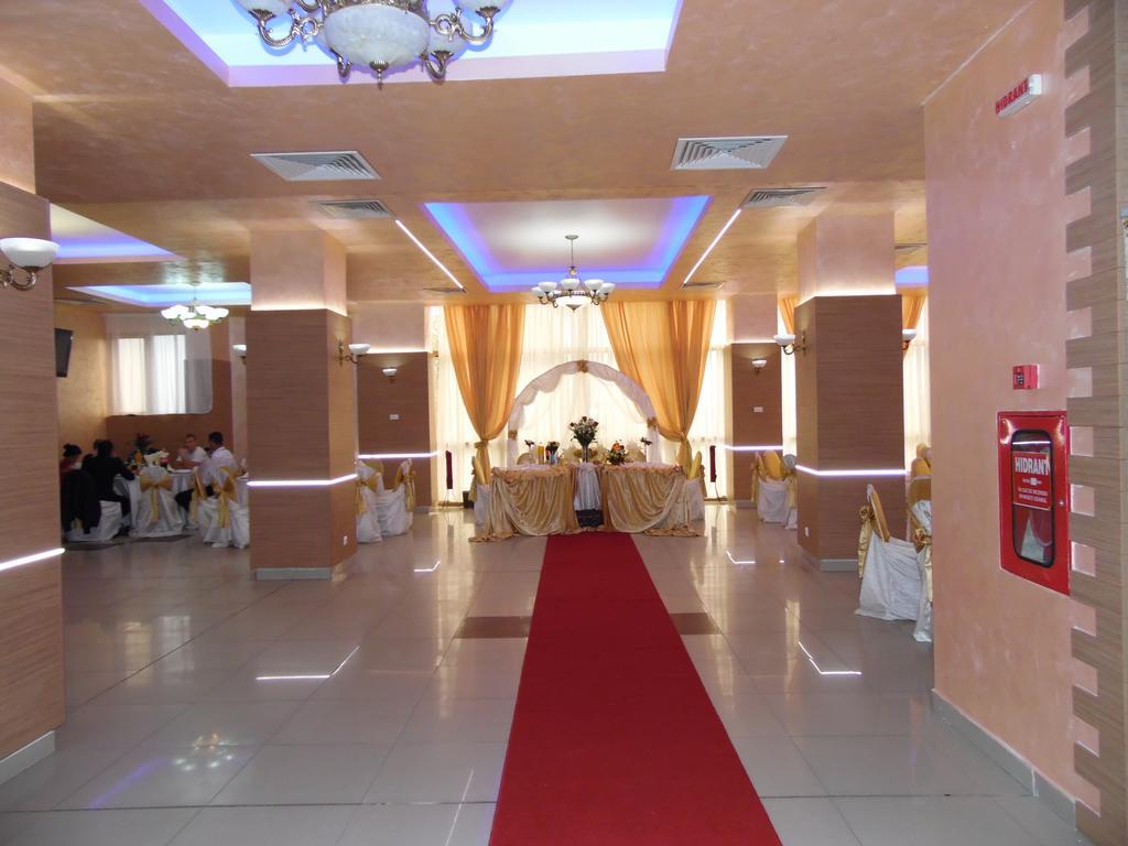 Hotel Flormang Krajowa Zewnętrze zdjęcie