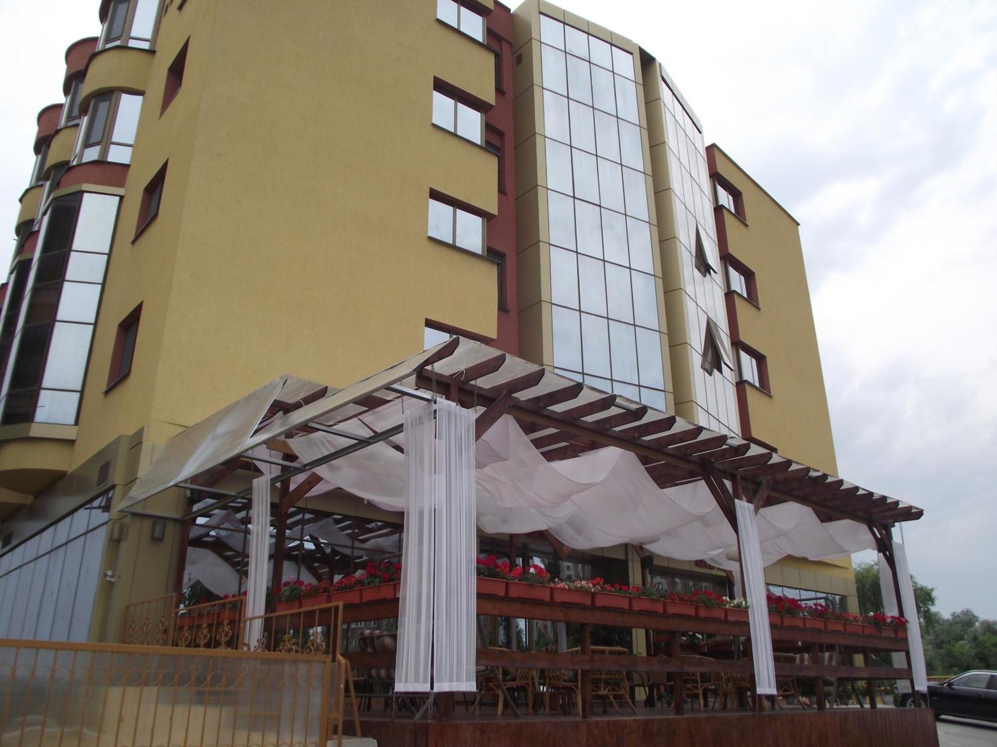 Hotel Flormang Krajowa Zewnętrze zdjęcie