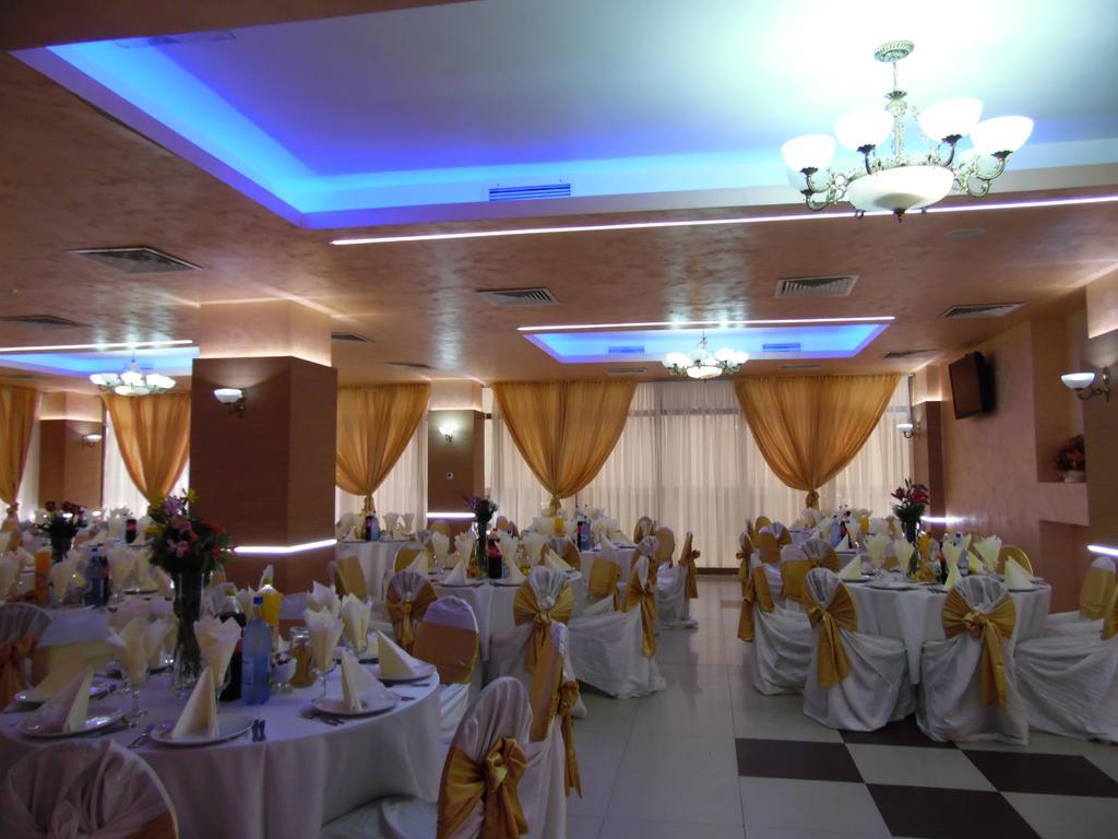 Hotel Flormang Krajowa Zewnętrze zdjęcie