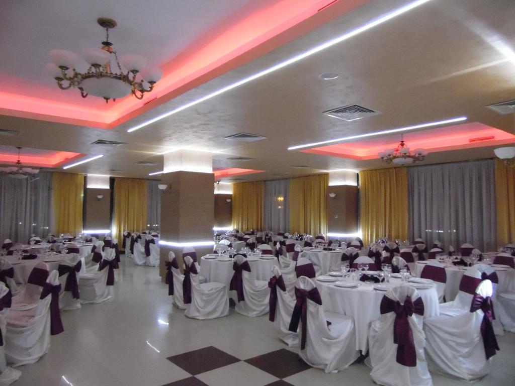 Hotel Flormang Krajowa Zewnętrze zdjęcie
