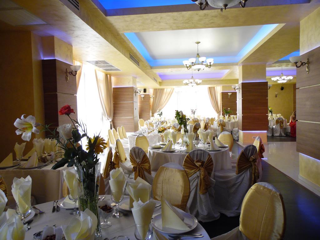 Hotel Flormang Krajowa Zewnętrze zdjęcie