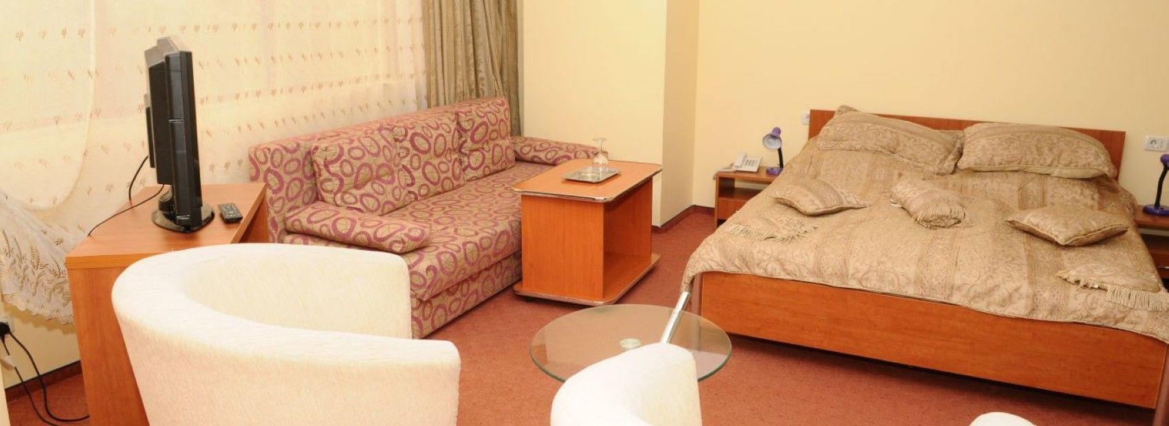 Hotel Flormang Krajowa Zewnętrze zdjęcie
