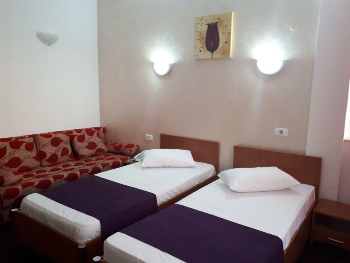 Hotel Flormang Krajowa Zewnętrze zdjęcie