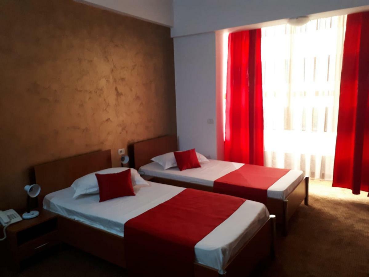 Hotel Flormang Krajowa Zewnętrze zdjęcie