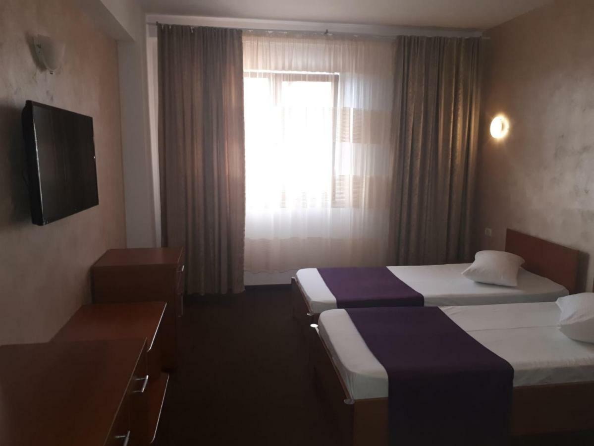 Hotel Flormang Krajowa Zewnętrze zdjęcie